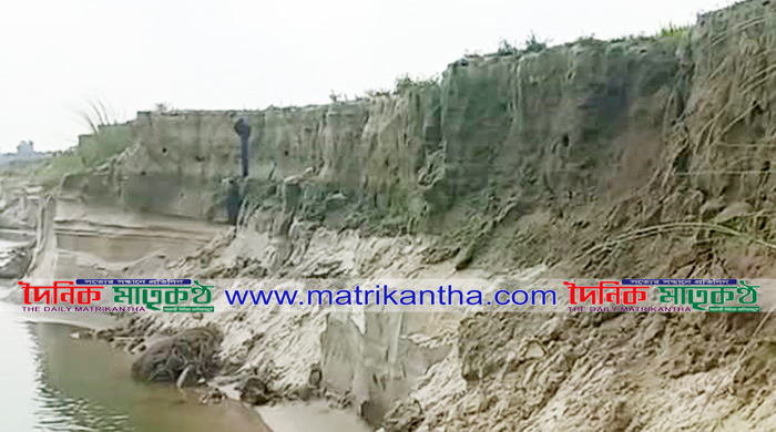 গোয়ালন্দে অসময়ে পদ্মার ভাঙ্গনে বিলীন হচ্ছে কৃষি জমি-বসতভিটা